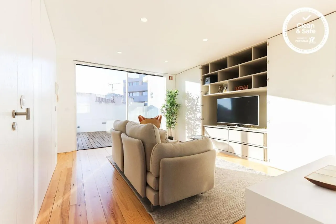 Апартаменты Marques De Pombal Duplex With Terrace By Homing Лиссабон