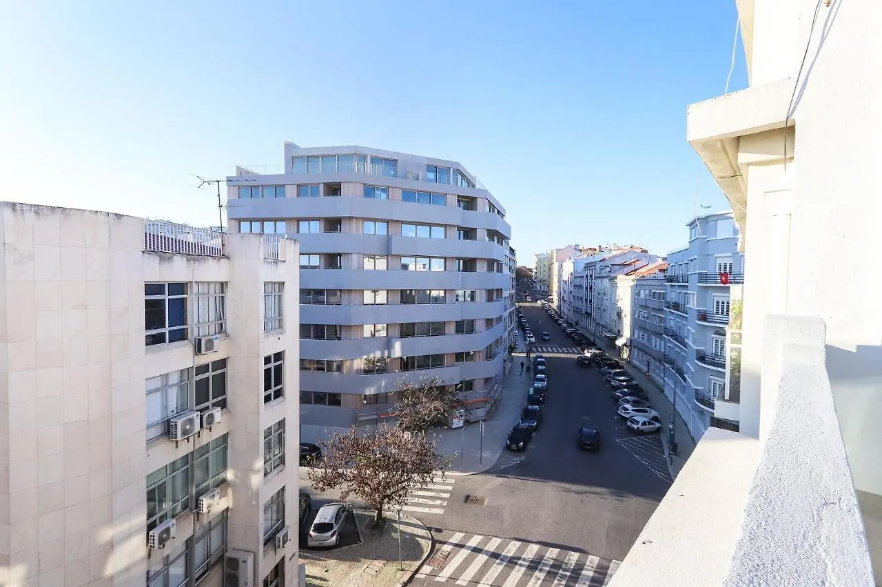 Апартаменты Marques De Pombal Duplex With Terrace By Homing Лиссабон